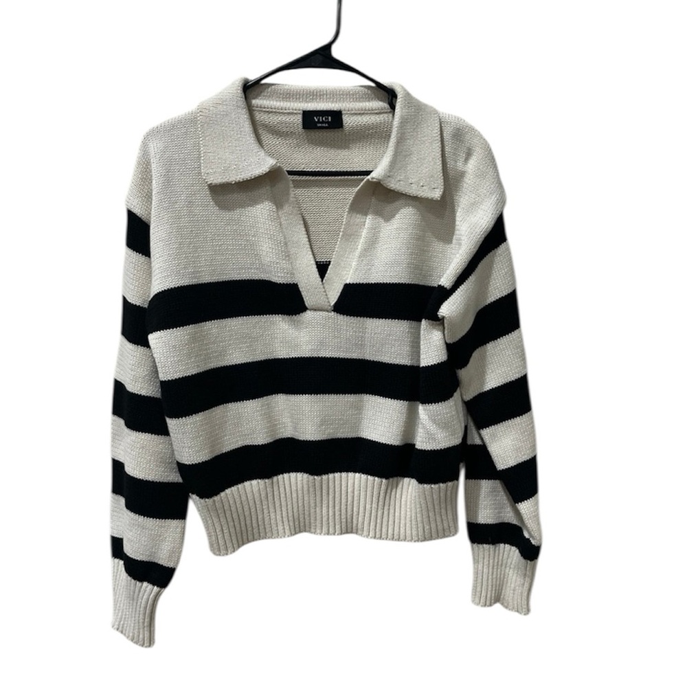 VICI Own It Knit Striped Sweater Black/White V Neck Collar Womens size Small